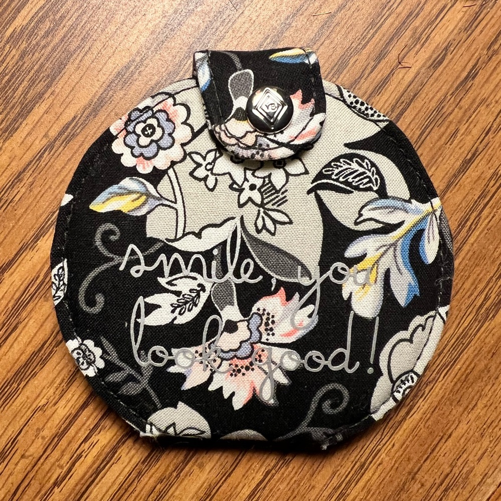 Vera Bradley pocket/purse mirror black, grey, white, snap “Smile you look good”